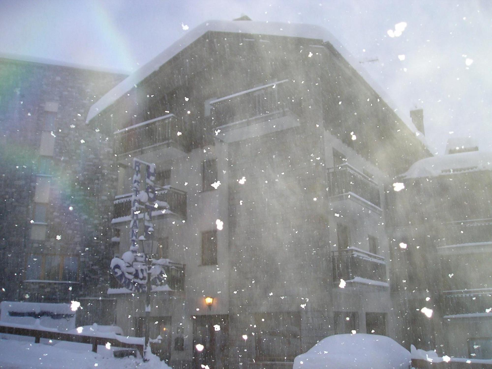 Hotel Al Caminetto Valtournenche Bagian luar foto