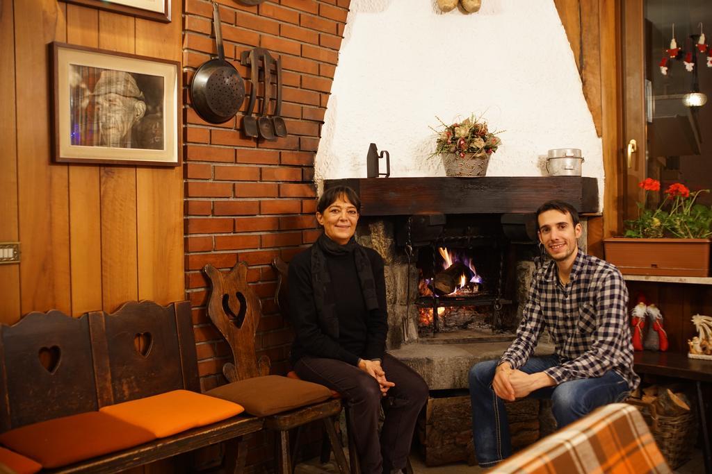 Hotel Al Caminetto Valtournenche Bagian luar foto