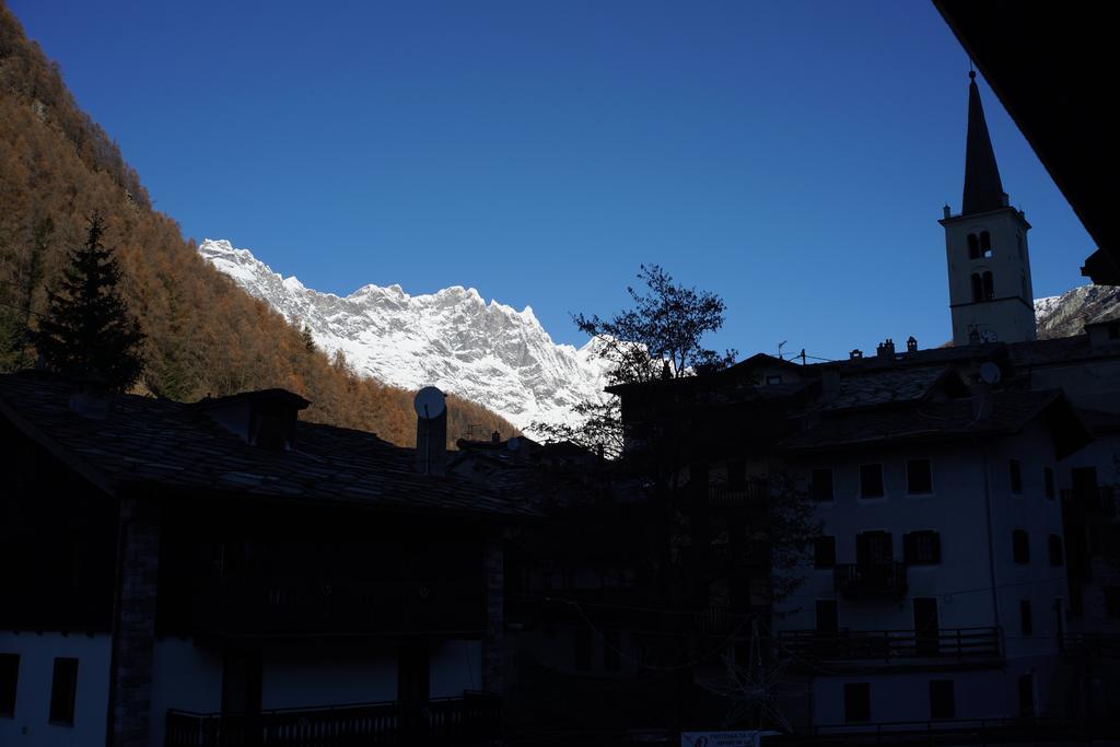 Hotel Al Caminetto Valtournenche Bagian luar foto