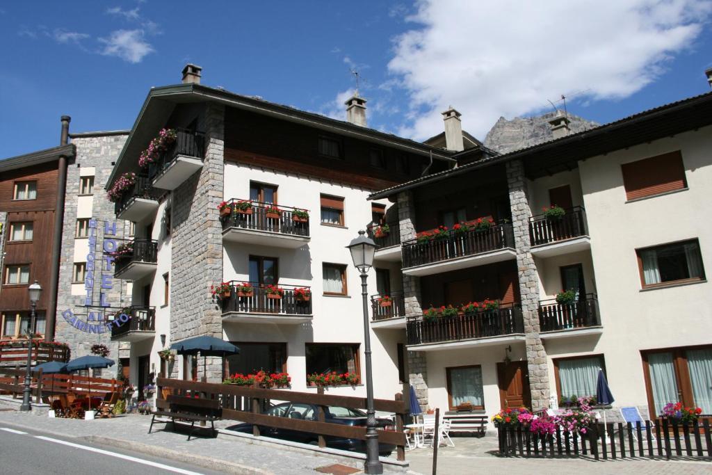 Hotel Al Caminetto Valtournenche Bagian luar foto