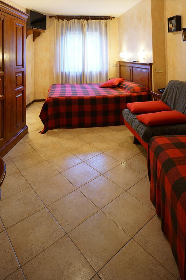 Hotel Al Caminetto Valtournenche Bagian luar foto