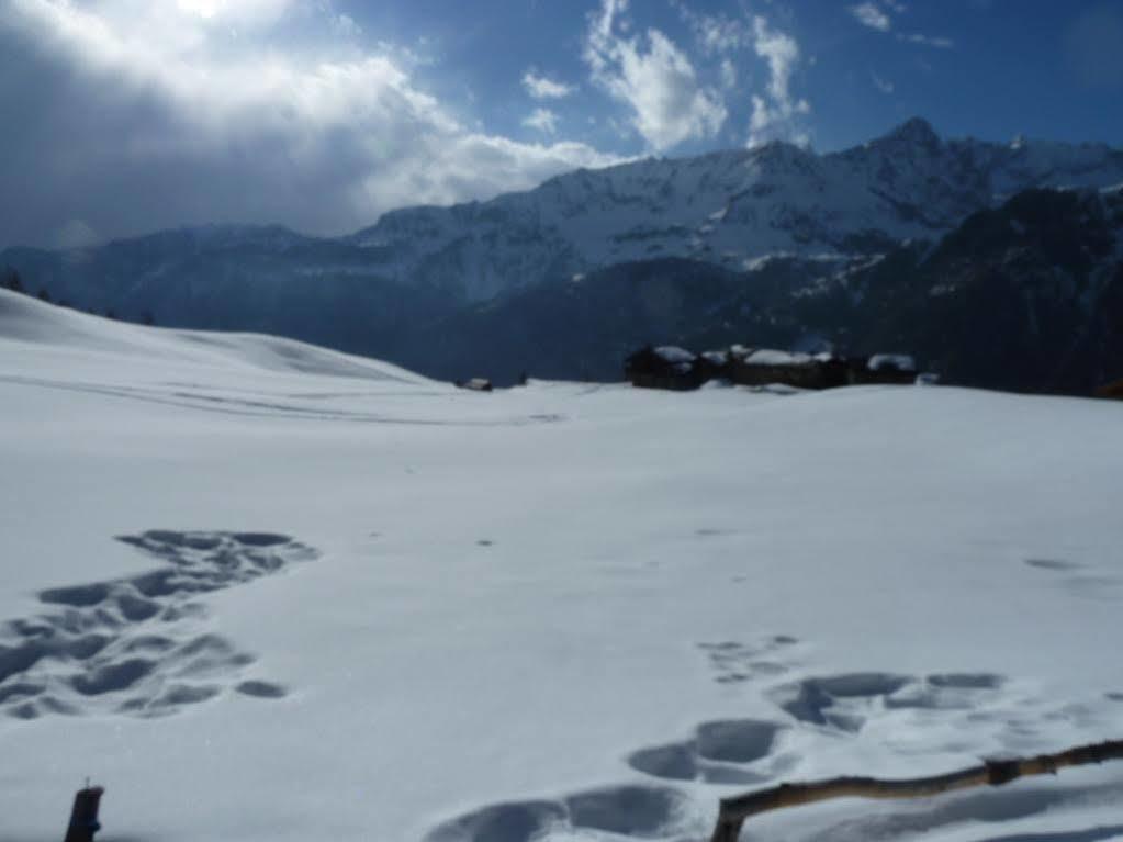 Hotel Al Caminetto Valtournenche Bagian luar foto